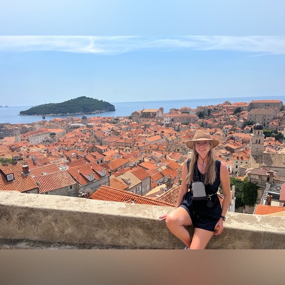 Meet your Posher - Picture 8 of 8